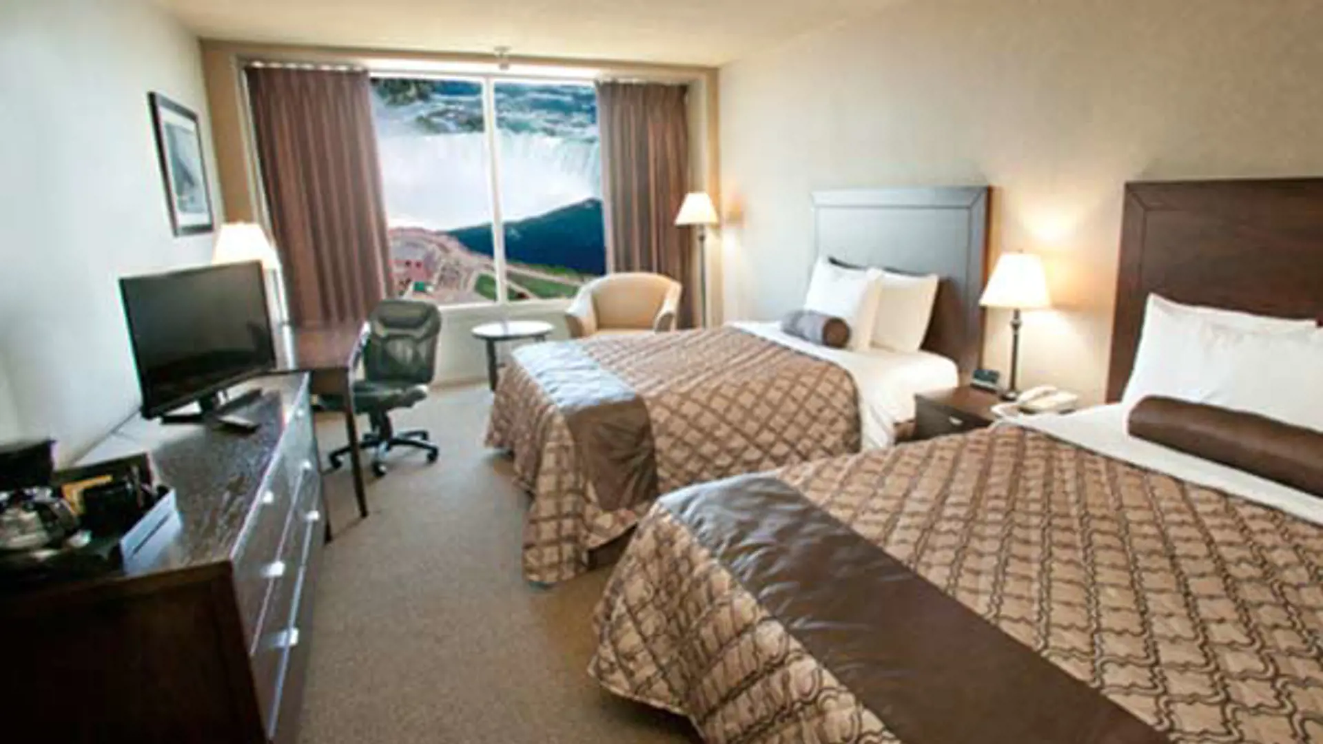 lg-oakes-hotel-room-2-bed.jpg