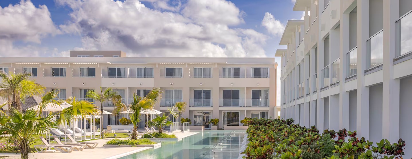 Melia Trinidad Peninsula Deluxe Swim Up Room