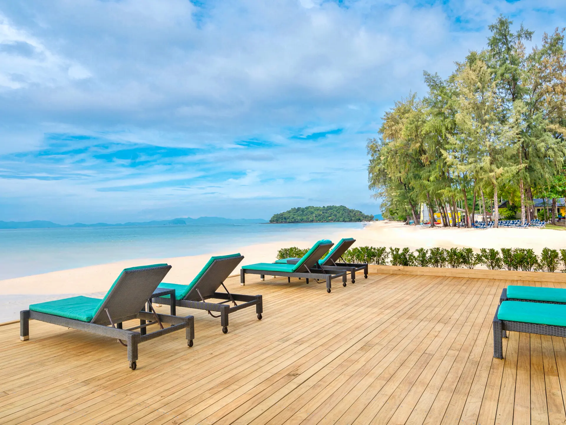 Breeze Lawn Deck 02