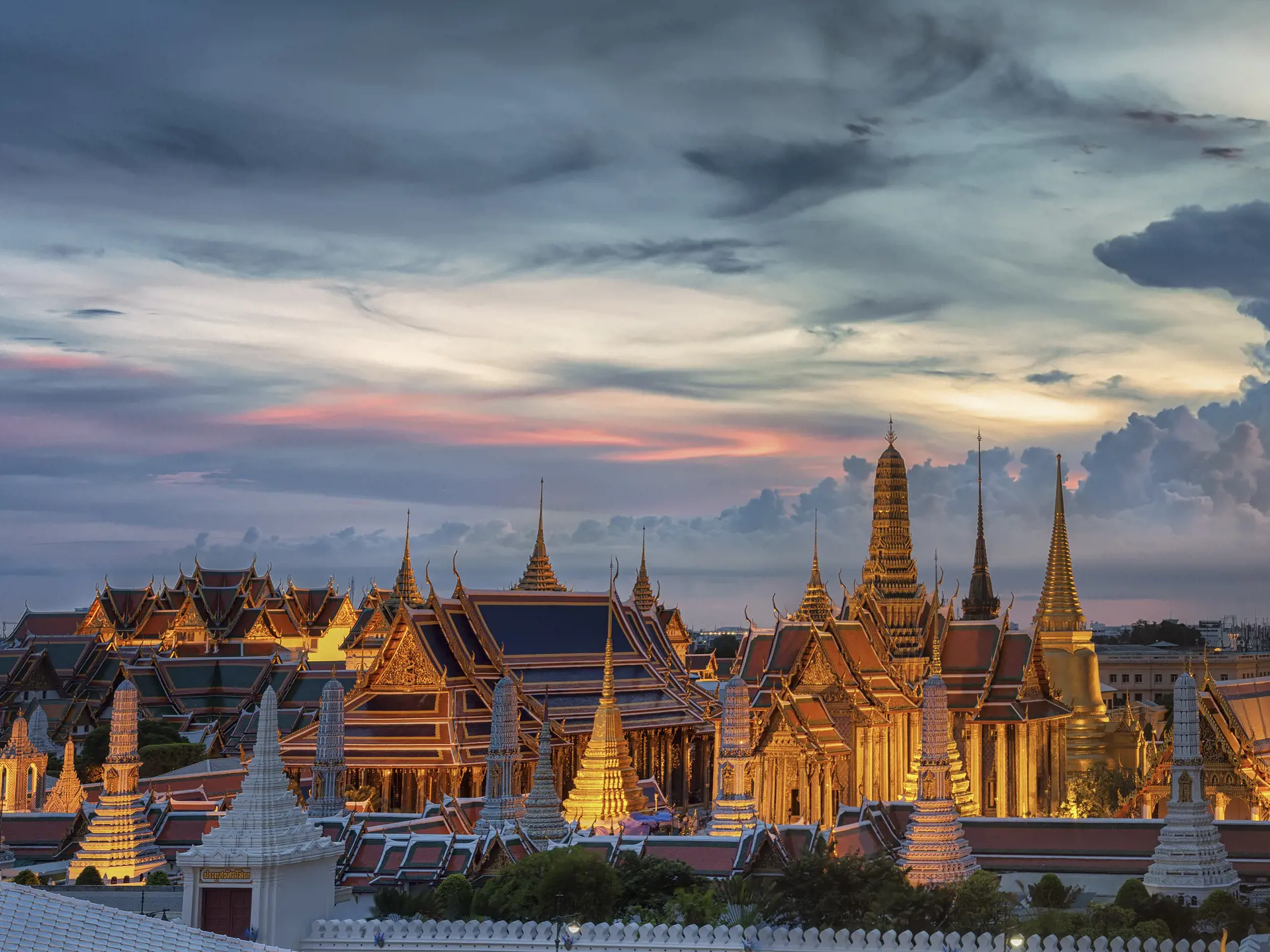 KONGEPALADSET - Grand Palace er i Bangkok er et af de smukkeste paladser i Asien. Det må I ikke gå glip af, Check Point Travel