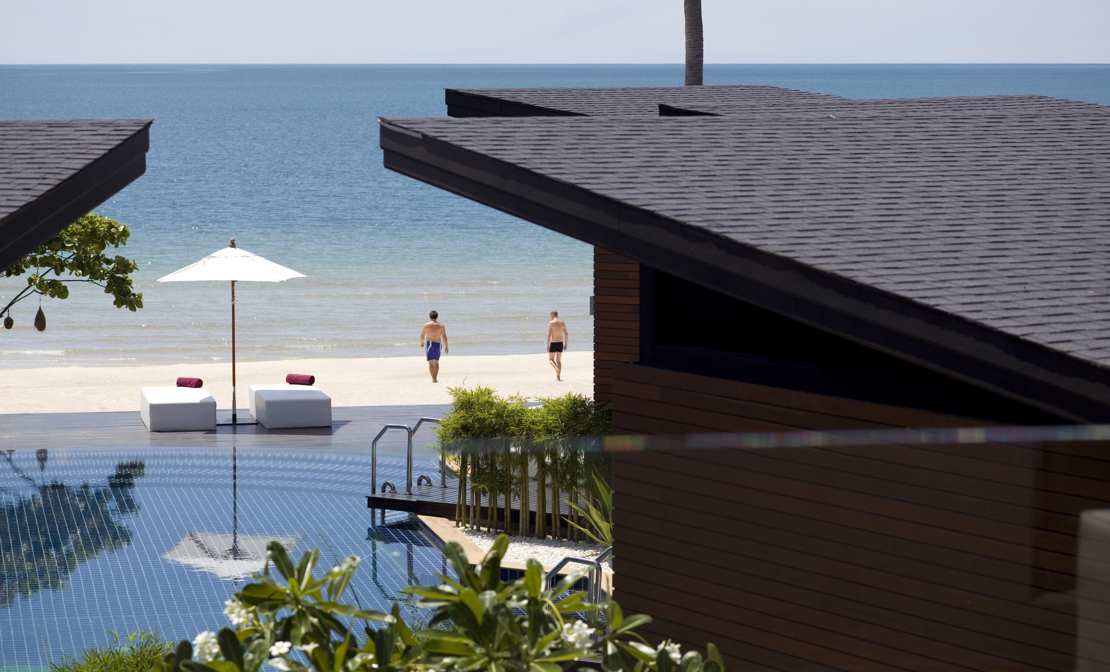 POOL MED HAVUDSIGT - I kan ligge i poolen og se ud på havet, Check Point Travel