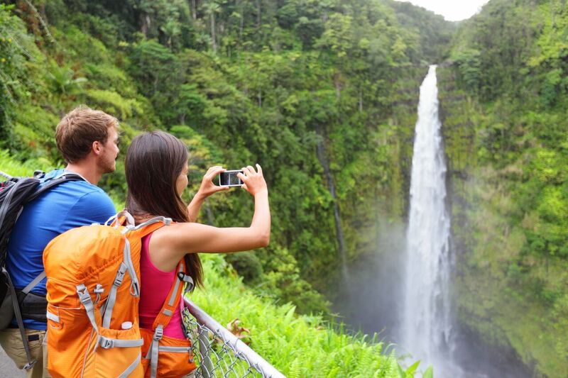 AKAKA FALLS - det smukke vandfald og omkringliggende parkområde er ideelt til et par timers udendørsaktiviteter, Check Point Travel