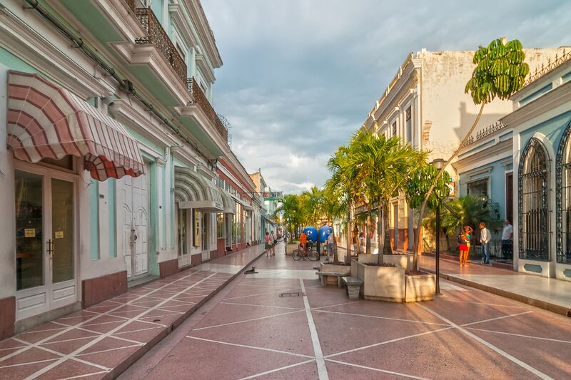 CIENFUEGOS - den historiske gamle bydel gemmer på en række gode retauranter, Check Point Travel
