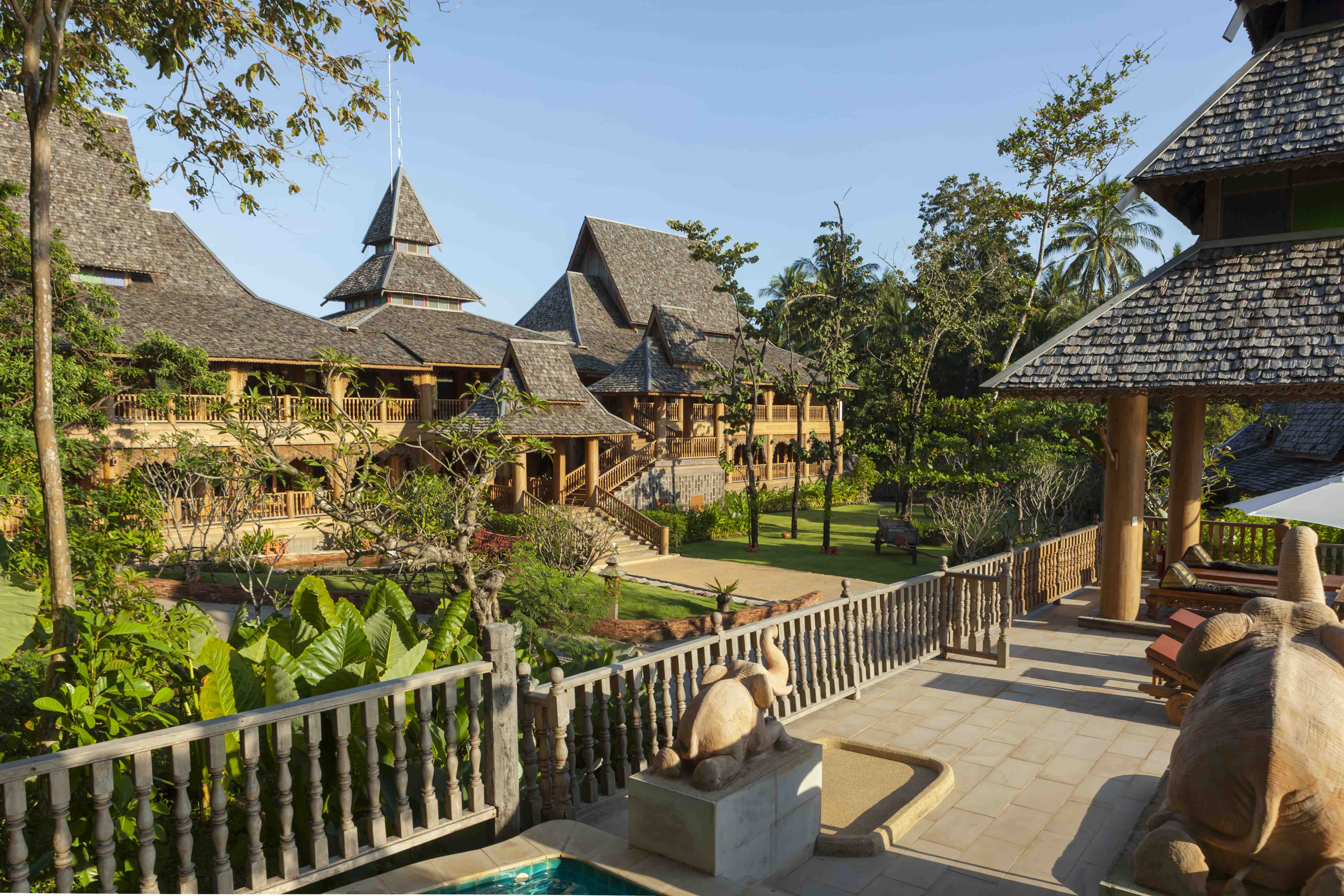 SANTHIYA KOH YAO YAI - Er et 5-stjernet resort opført i traditionel thailandsk stil, Check Point Travel