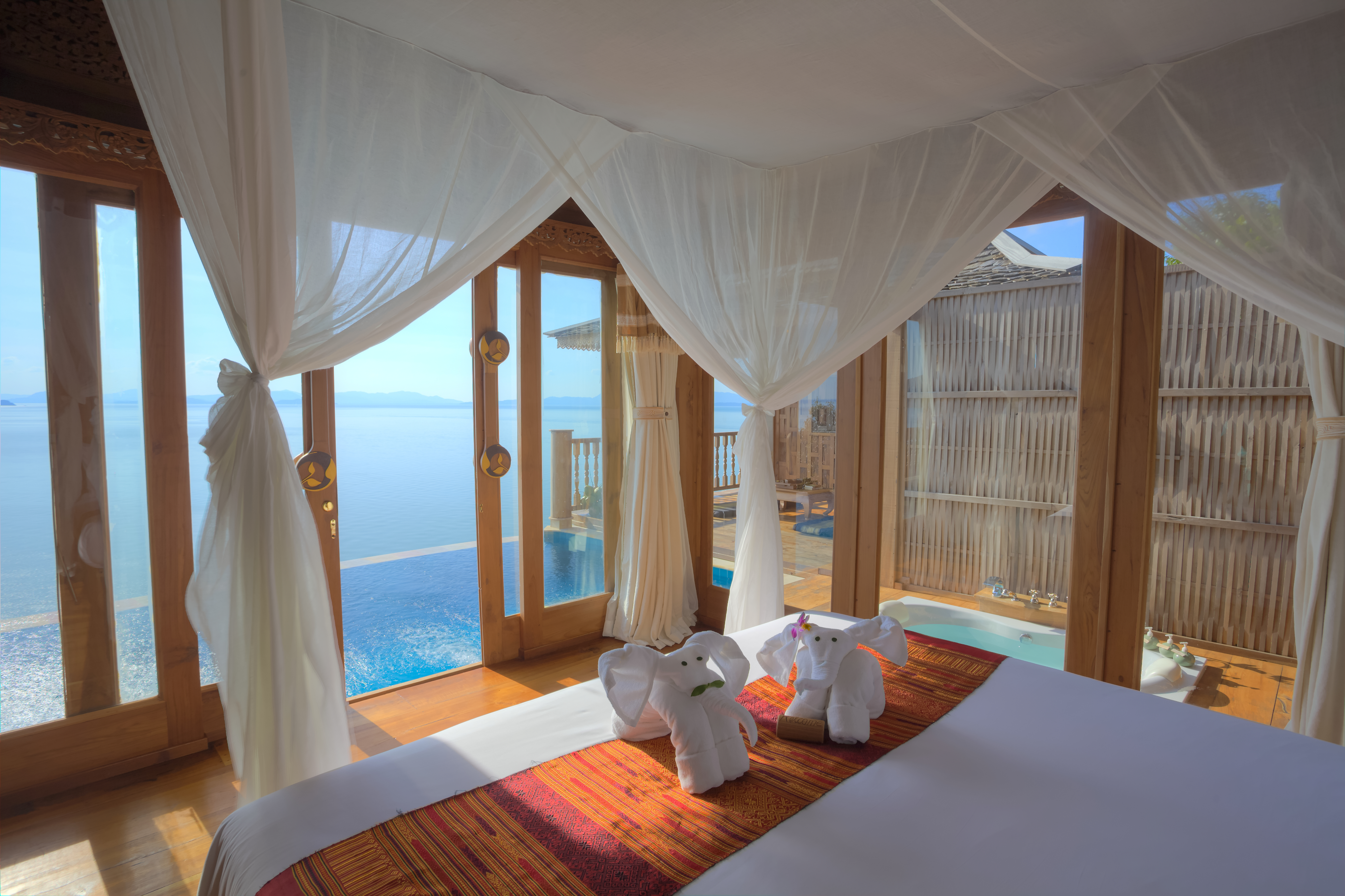 OPGRADERING - Hvis den skal have hele armen, så overvej opgradering til poolvilla med havudsigt på Santhiya Koh Yao Yai, Check Point Travel