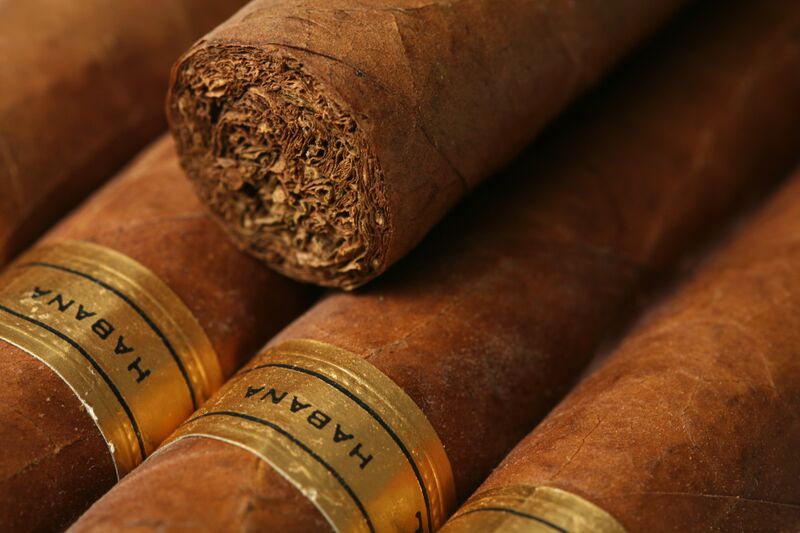 KULTUR - cubanerne fremstiller nogle af Verdens bedste cigarer, og der er mulighed for at følge produktionen fra marken til butikken, Check Point Travel