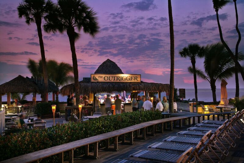 FORT MYERS - Langs med stranden ligger der en række hyggelige caféer, barer og gode restauranter, Check Point Travel