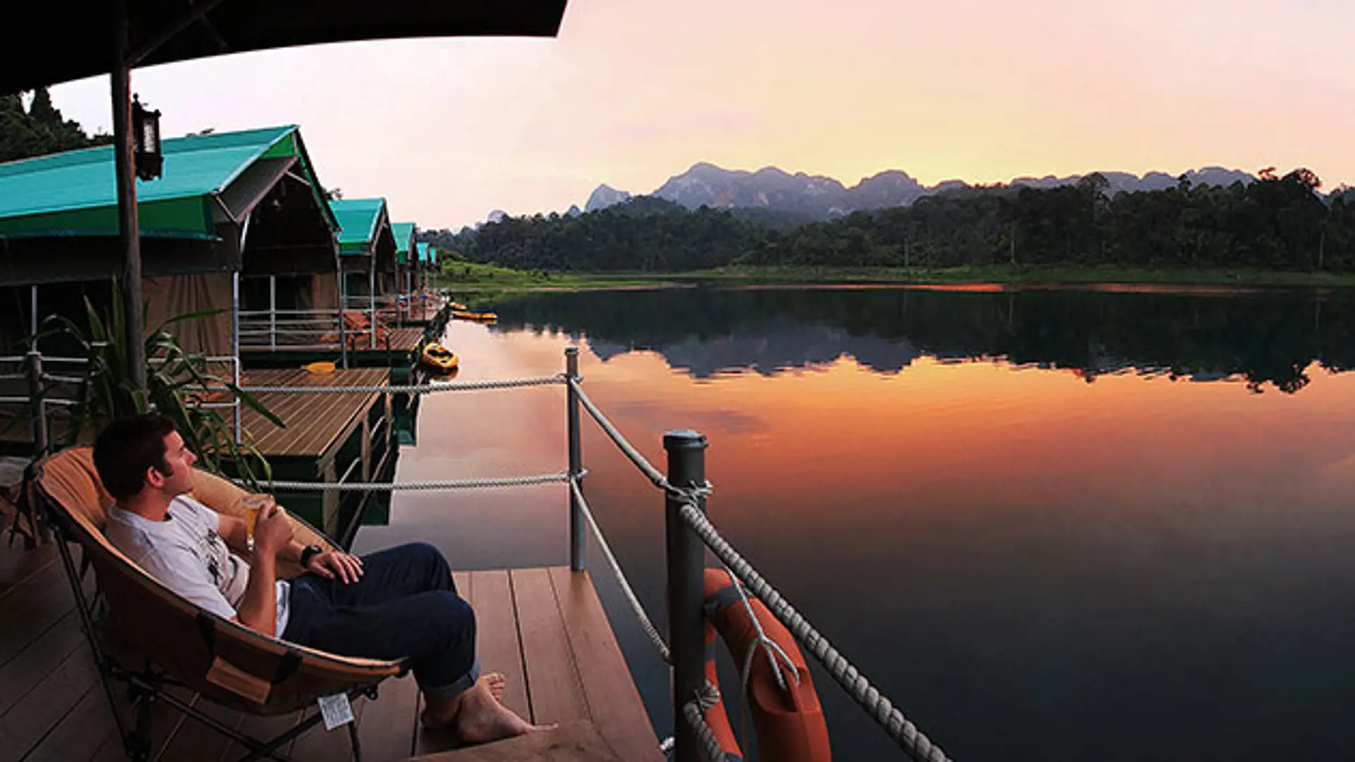 KHAO SOK - nyd solnedgangen over Cheow Larn søen fra din private terrasse og mærk den helt specielle stemning, Check Point Travel