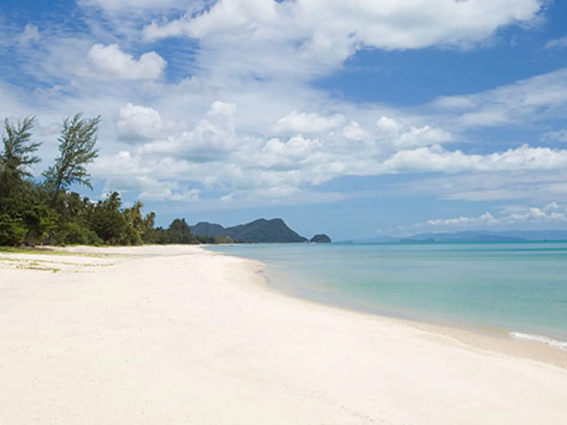 Khanom - Aava Resort ligger direkte ned til en flere kilometer lang og uforstyrret sandstrand, Check Point Travel