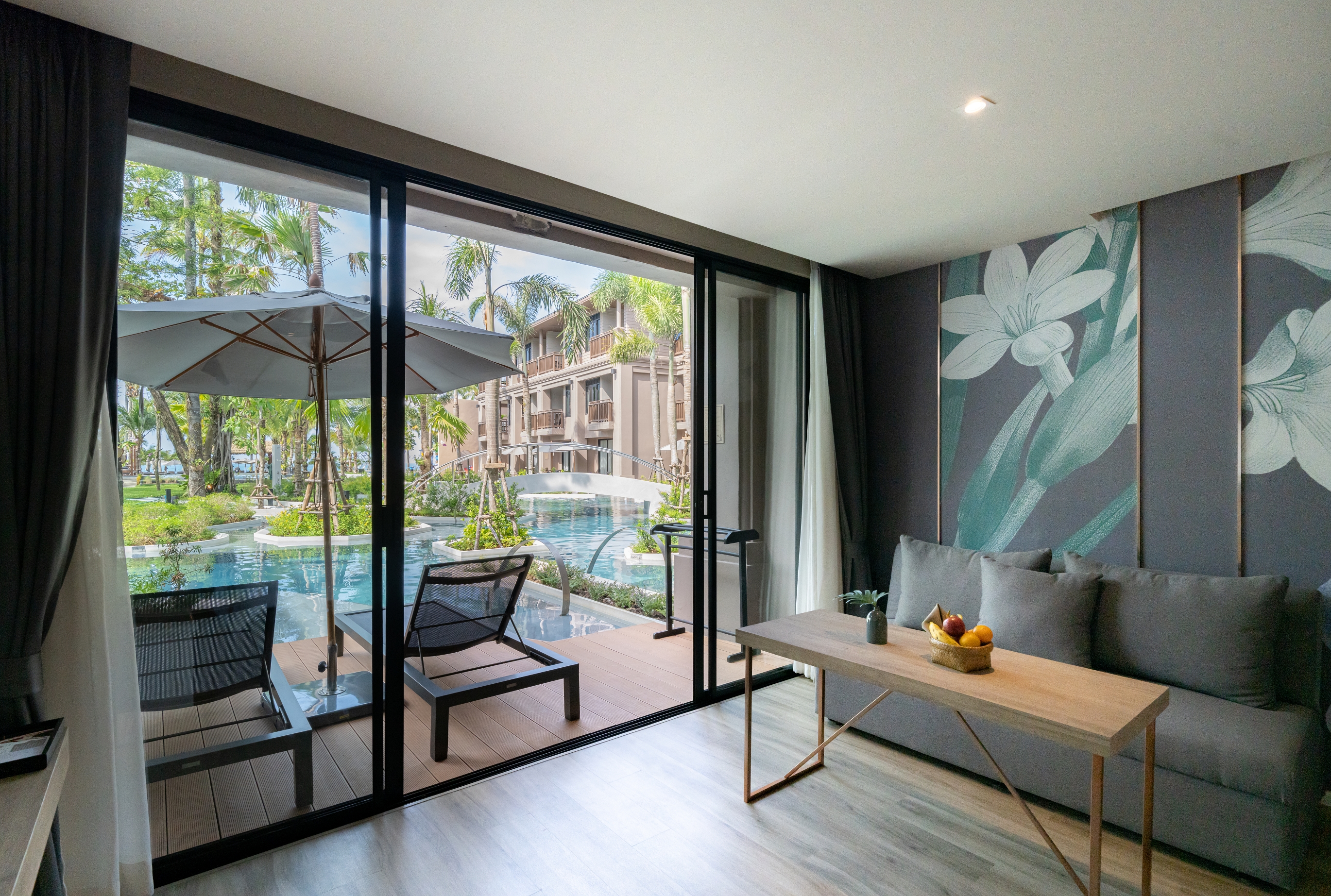 Seaside Pool Access 2