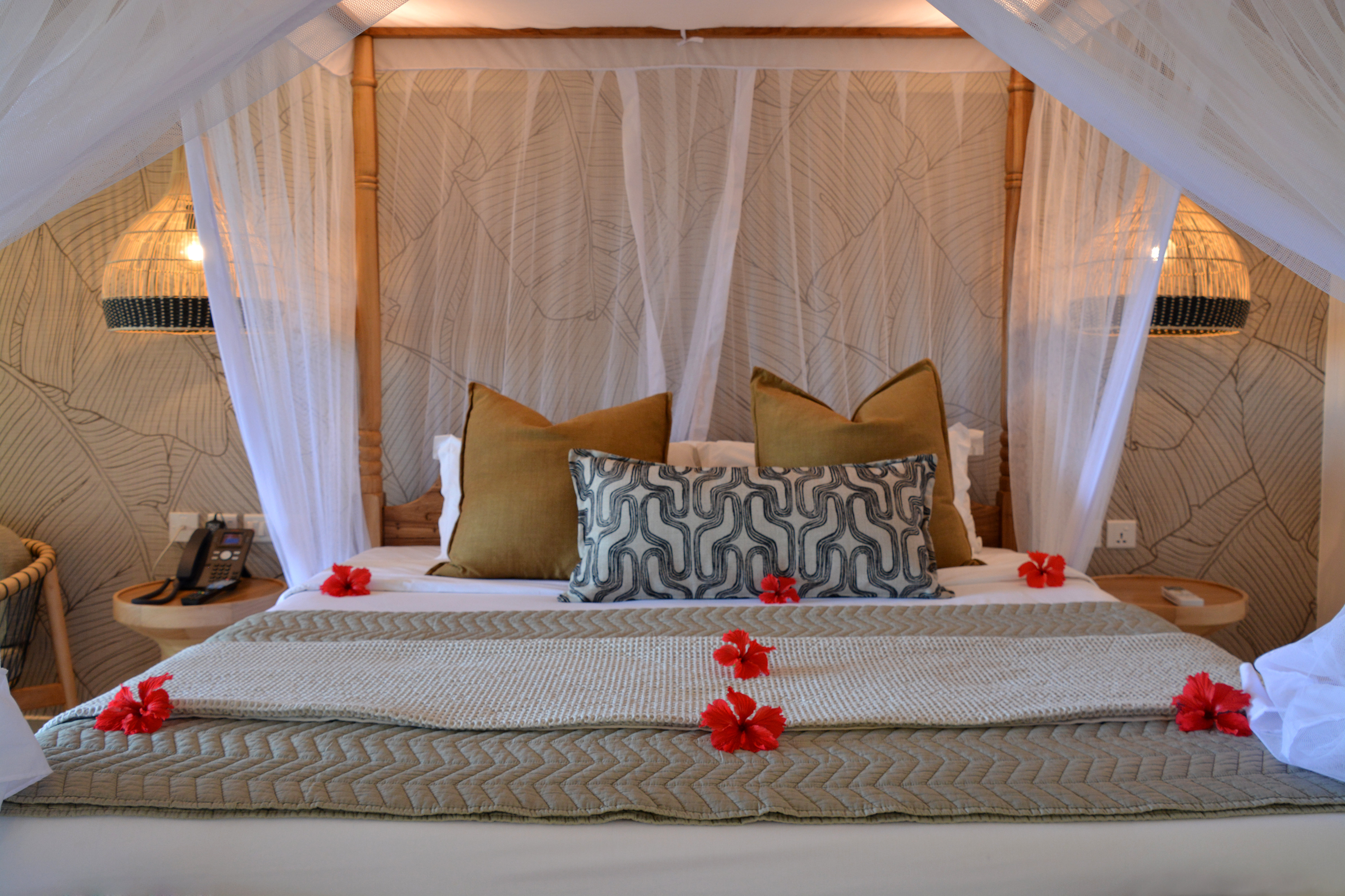 Deluxe Room Master Bed Neptune Pwani
