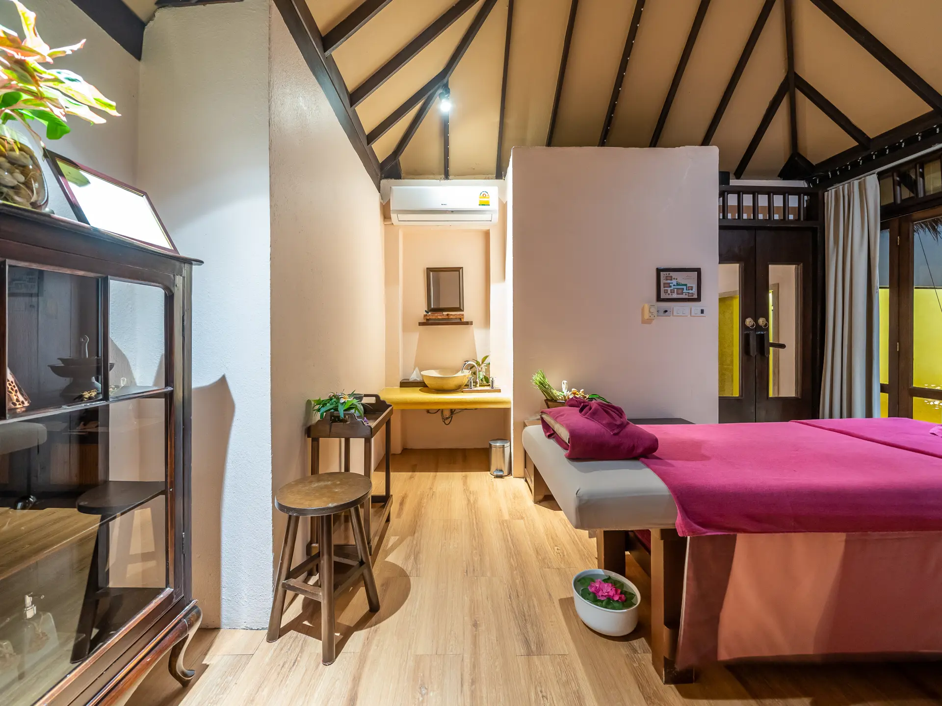 Dhivarin Spa 3