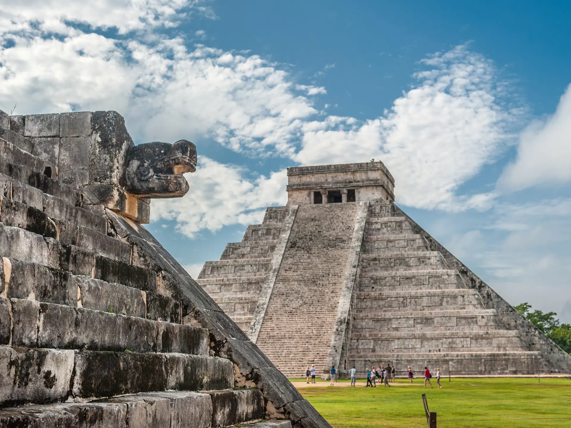 MAYAERNES KONGEBYER - Kommer som perler på en snor på denne rejse. Den ene mere imponerende end den anden. Som en passende finale runder I af med Chichén Itza, der regnes for et af verdens syv nye vidundere