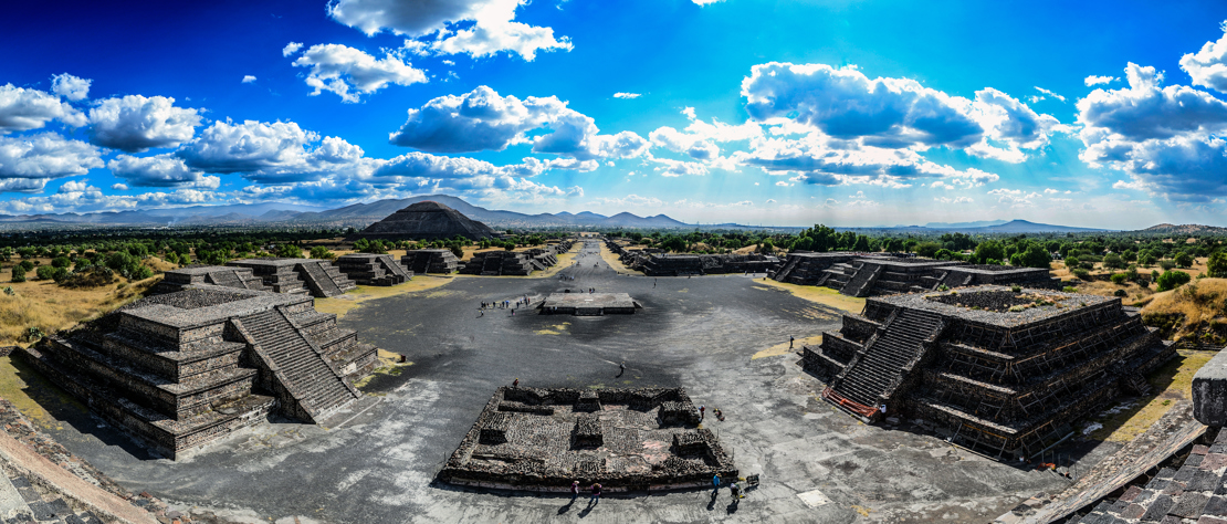 Teotihuacan - Engang den største by på vestlige halvkugle med paladser og pyramider og boligkomplekser med lejligheder til byens 250.000 indbyggere. En by omgærdet af mystik og spændende opdagelser