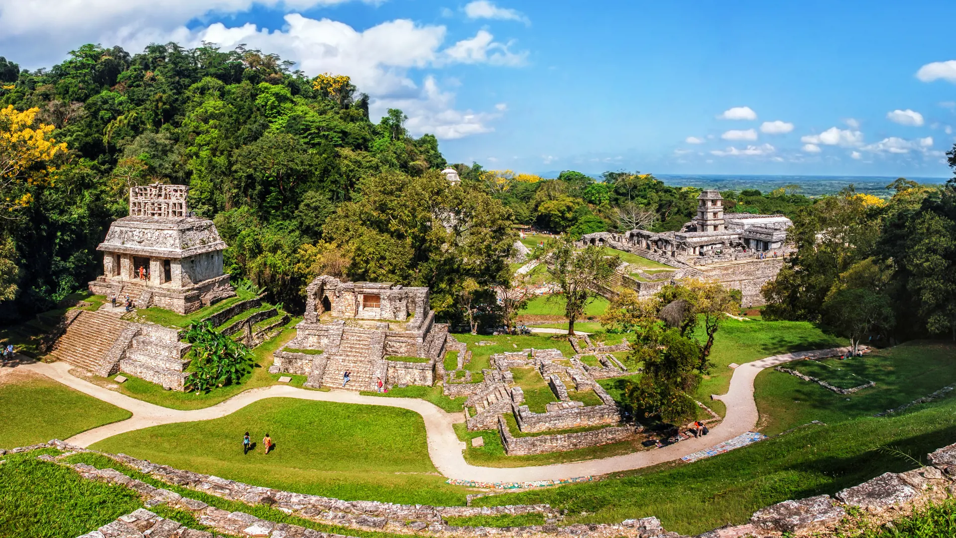 PALENQUE - Er måske ikke den største af mayaernes kongebyer, men det er efter vores mening en af de smukkeste