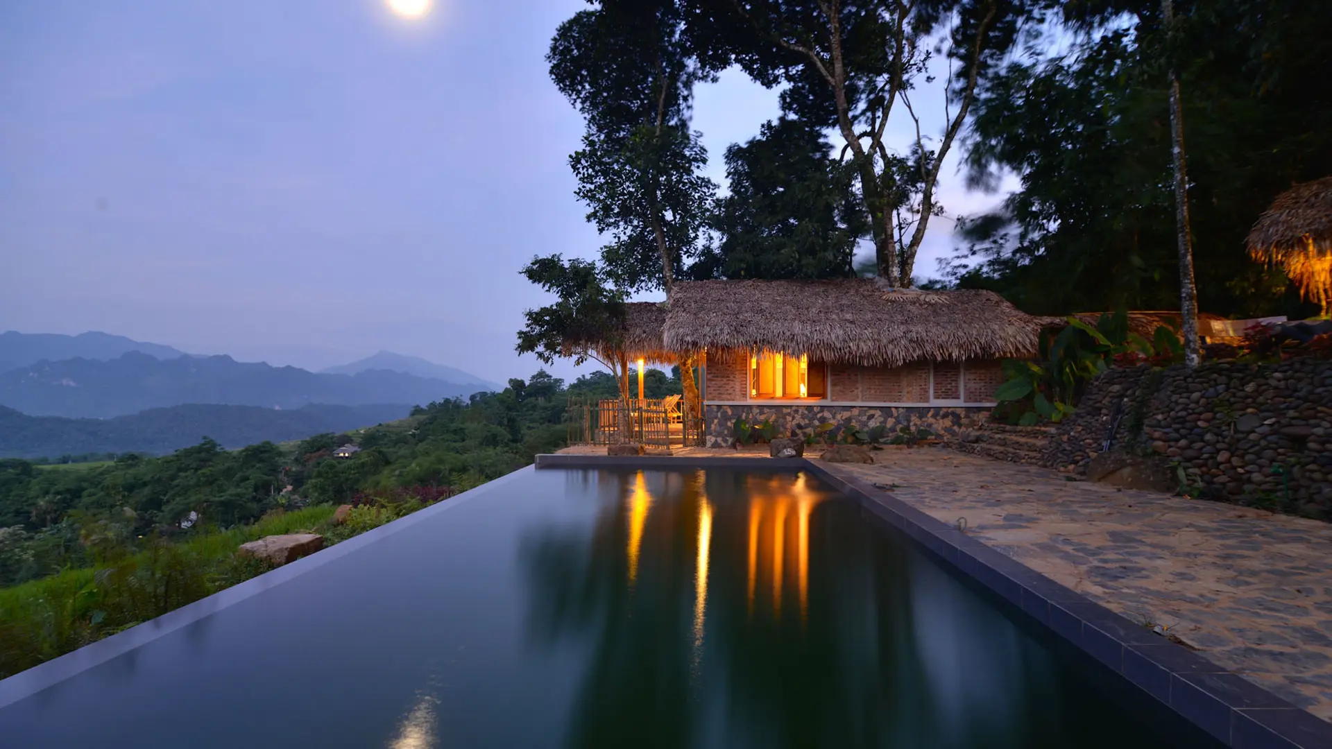 Puluong_retreat_Vietnam_pool2.jpg