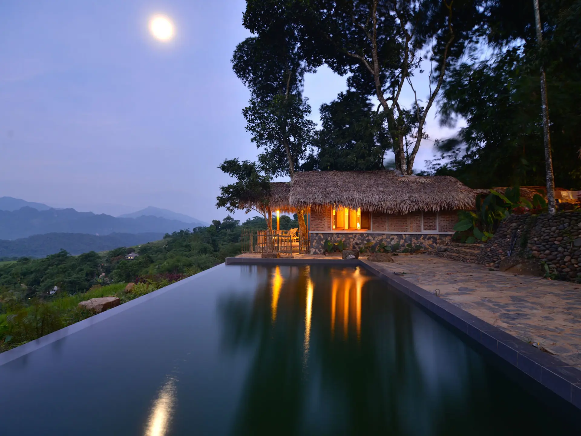 Puluong_retreat_Vietnam_pool2.jpg