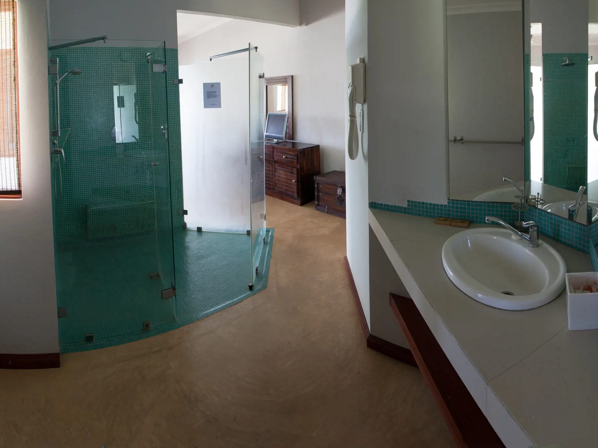 Anse soleil beachcomber-Premier Rooms Bathroom.jpg