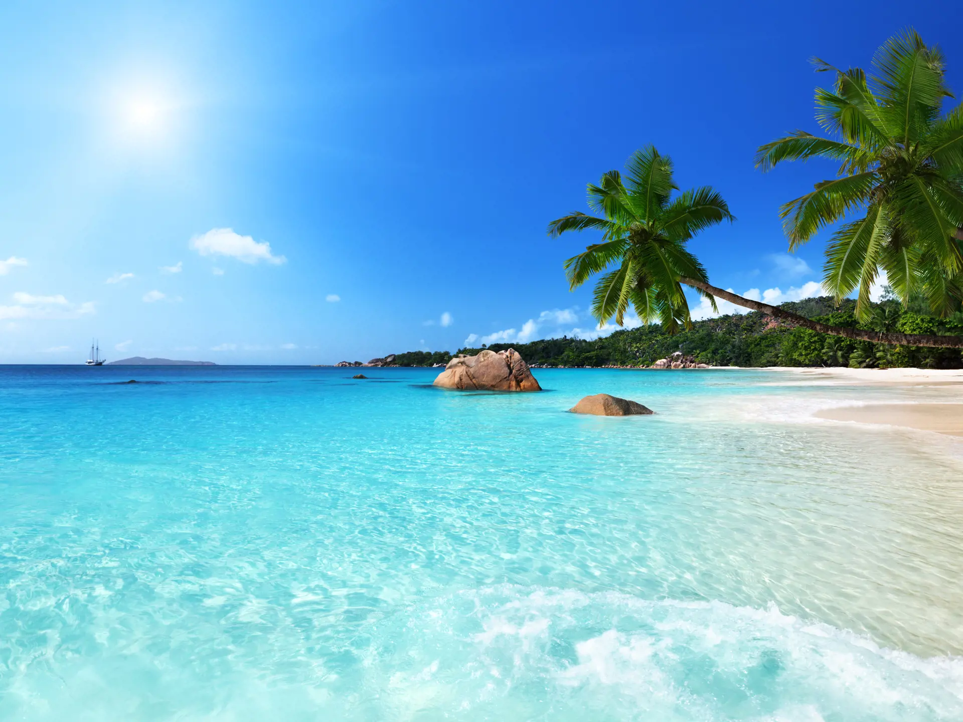ANSE LAZIO - Anse Lazio-stranden på øen Praslin er nok en af de smukkeste på Seychellerne.