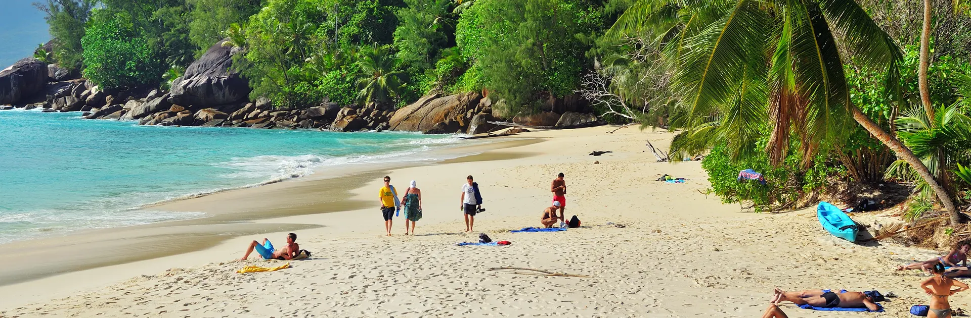 MAHÉ - Besøg stranden Anse Soleil på Mahe. Den er som skabt til solbadning og lavt tempo.