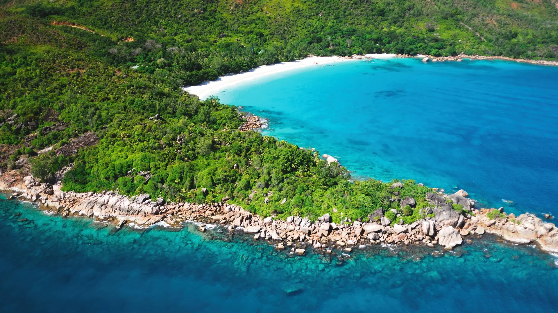 PRASLIN - Besøg den vidunderlige hvide sandstrand, Anse Lazio, på Praslin.