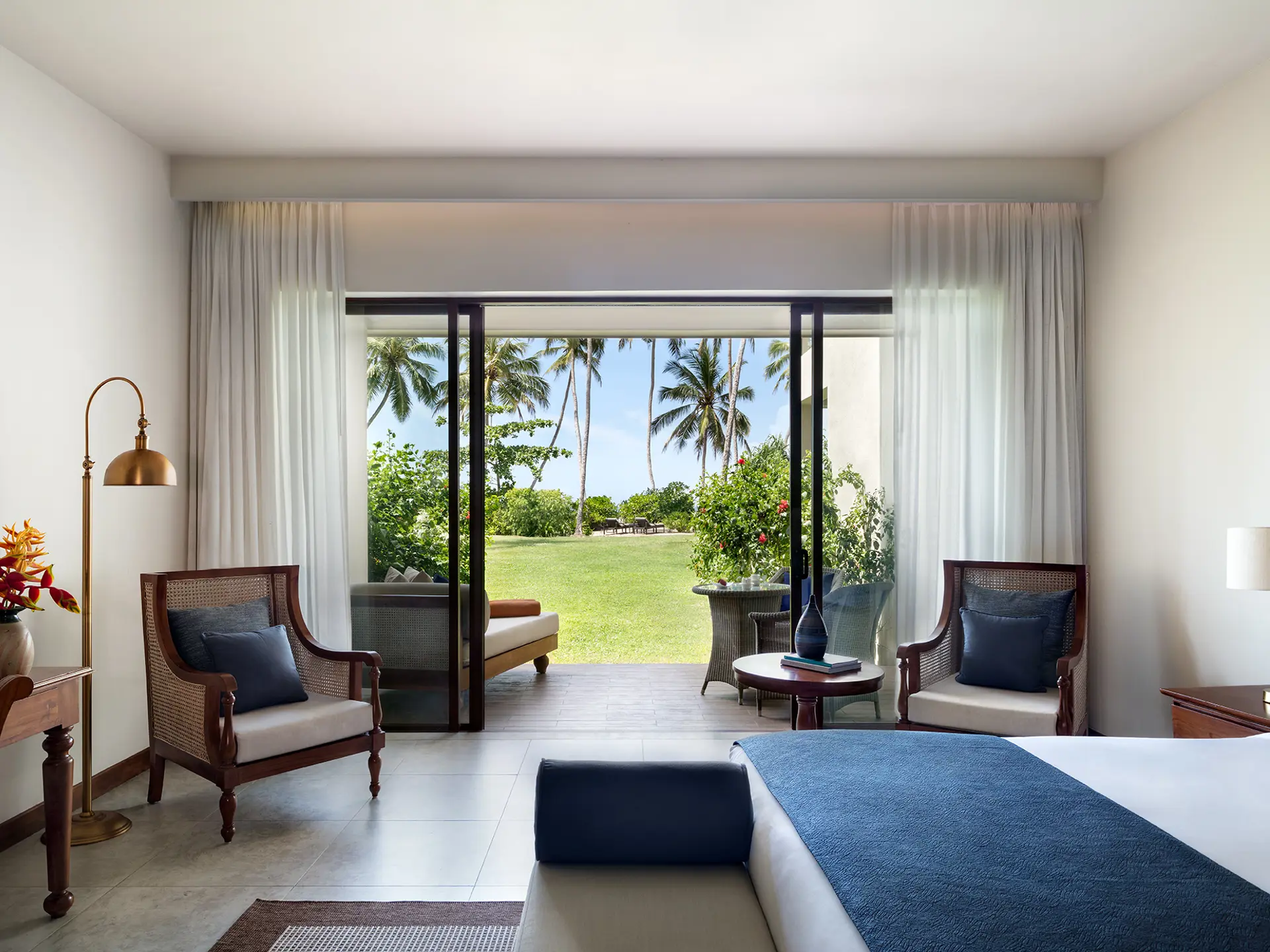 STILFULDT VÆRELSE - I har 12 nætter i et flot og stilfuldt Premier Beach Access Room på 45 kvadratmeter.