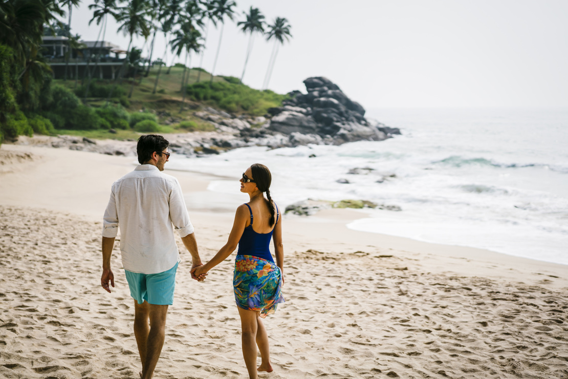 74725063-H1-ATAN_Beachwalk_Couple_01_G_A_H.jpg