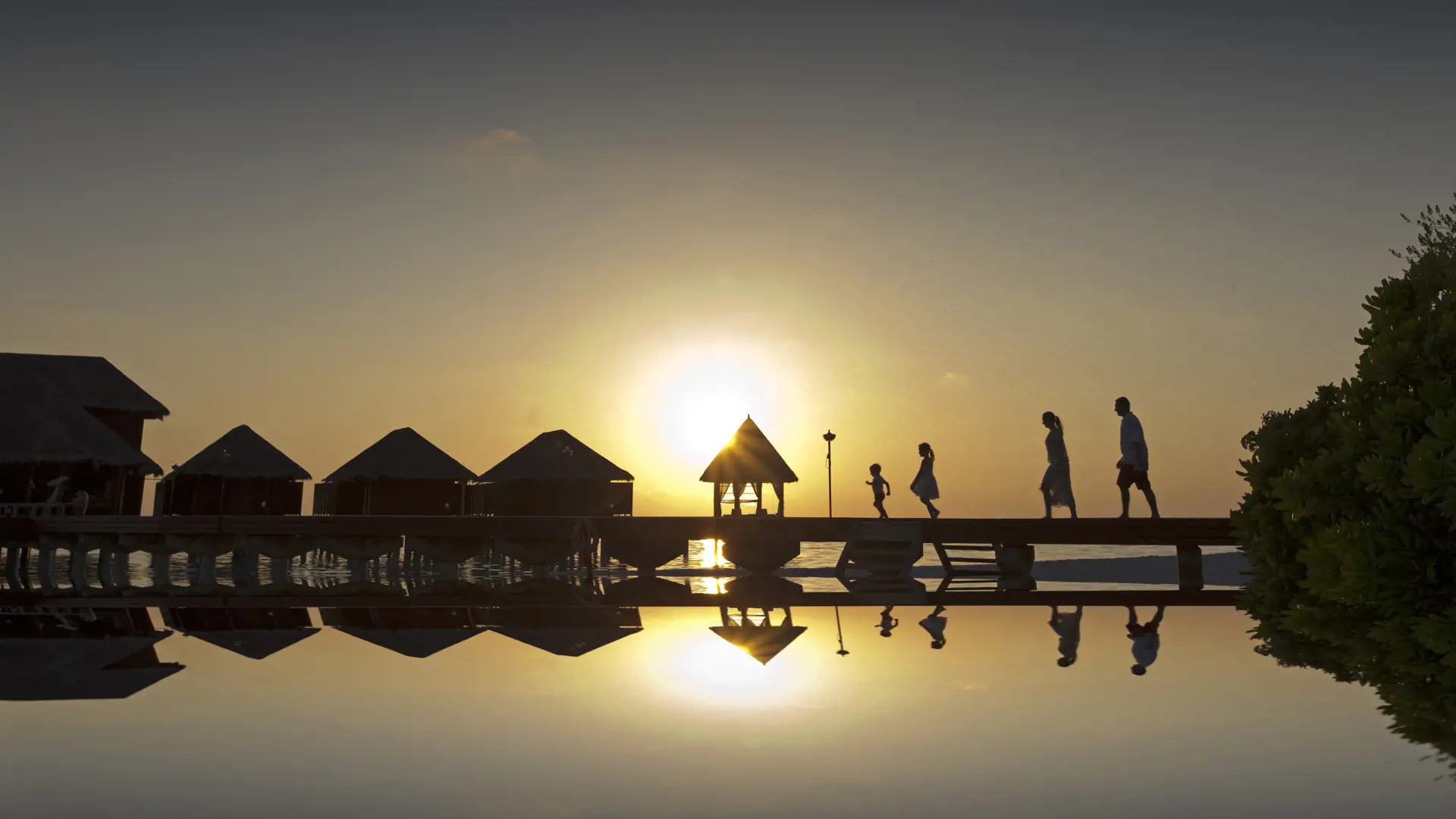 ALLE ER VELKOMNE - Anantara Dhigu Maldives Resort er et skønt sted for folk i alle aldre. Både for par og børnefamilier.  