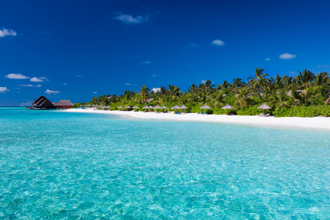 69167910-H1-Anantara_Dhigu_Sunset_Beach.jpg