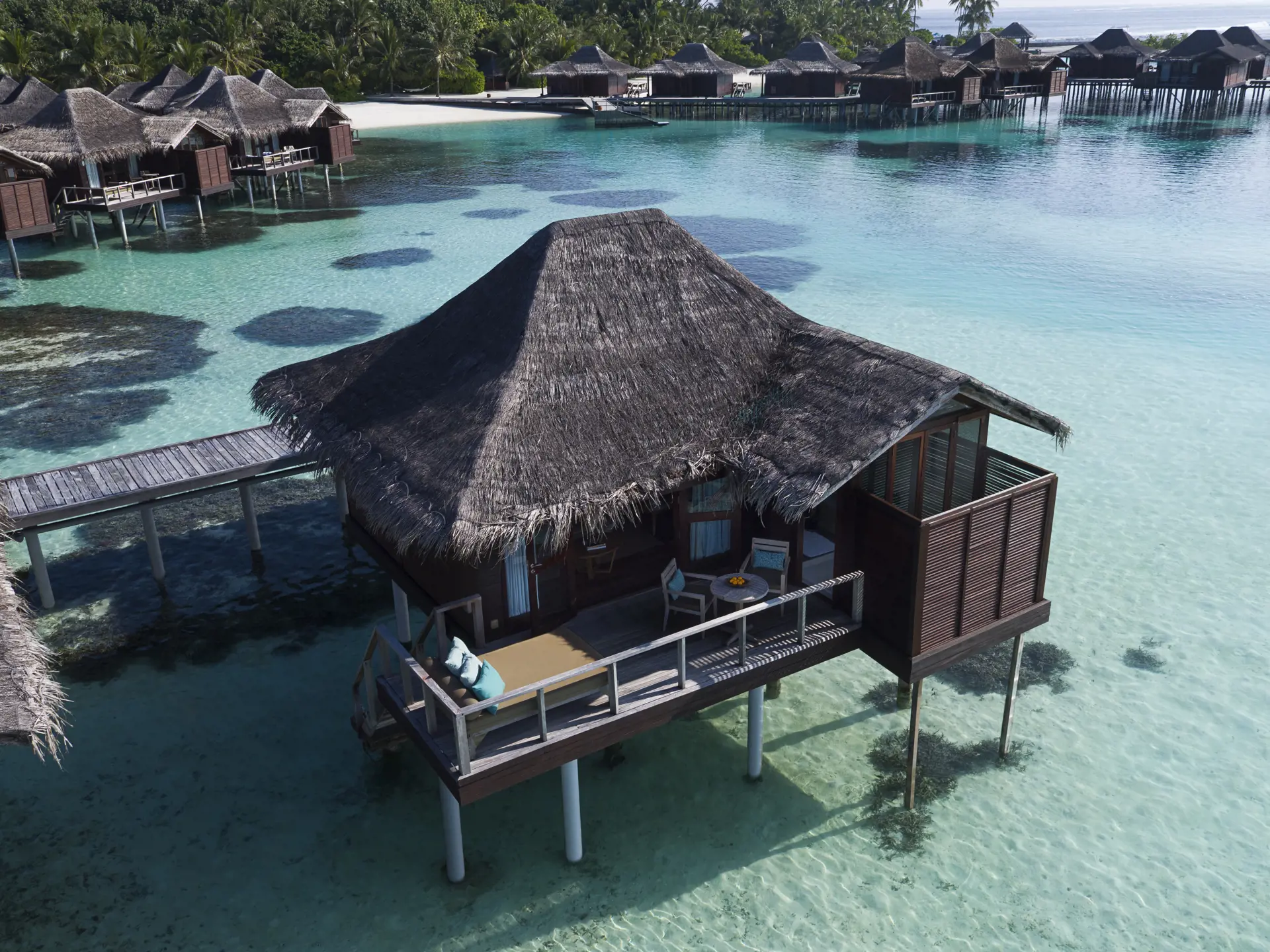 OVER WATER Villa - På Maldiverne har I jeres egen Over Water Villa direkte over det krystalklare vand.