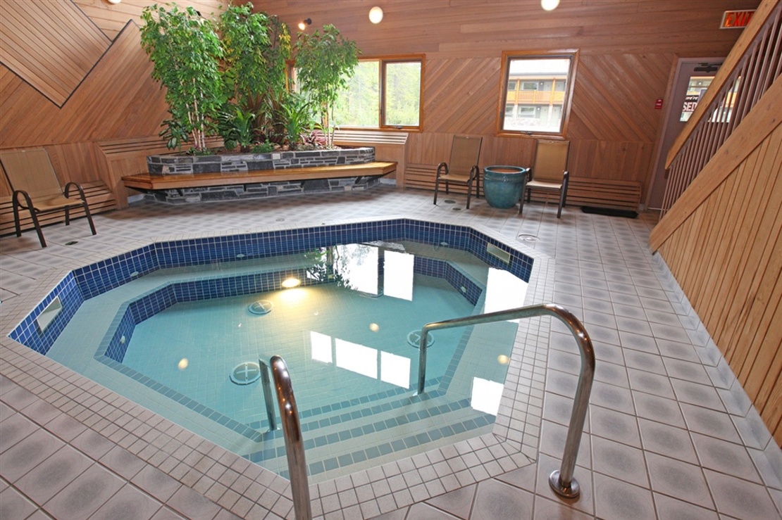 hot-tub-steam-room-ii.jpg.1024x0.jpg
