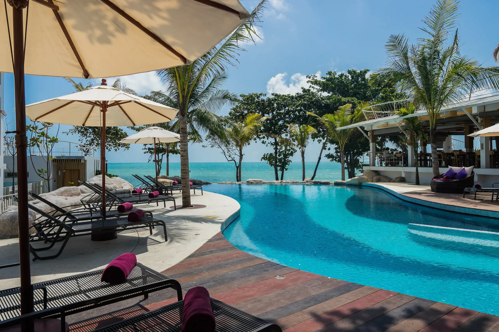 BADEFERIE - Tag til Koh Samui og Koh Phangan og bo på to lækre hoteller direkte på stranden.