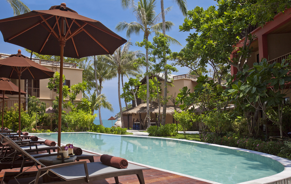 BURI RASA PHANGAN - På Koh Phangan bor I på et yderst charmerende resort ved øens nok bedste strand.