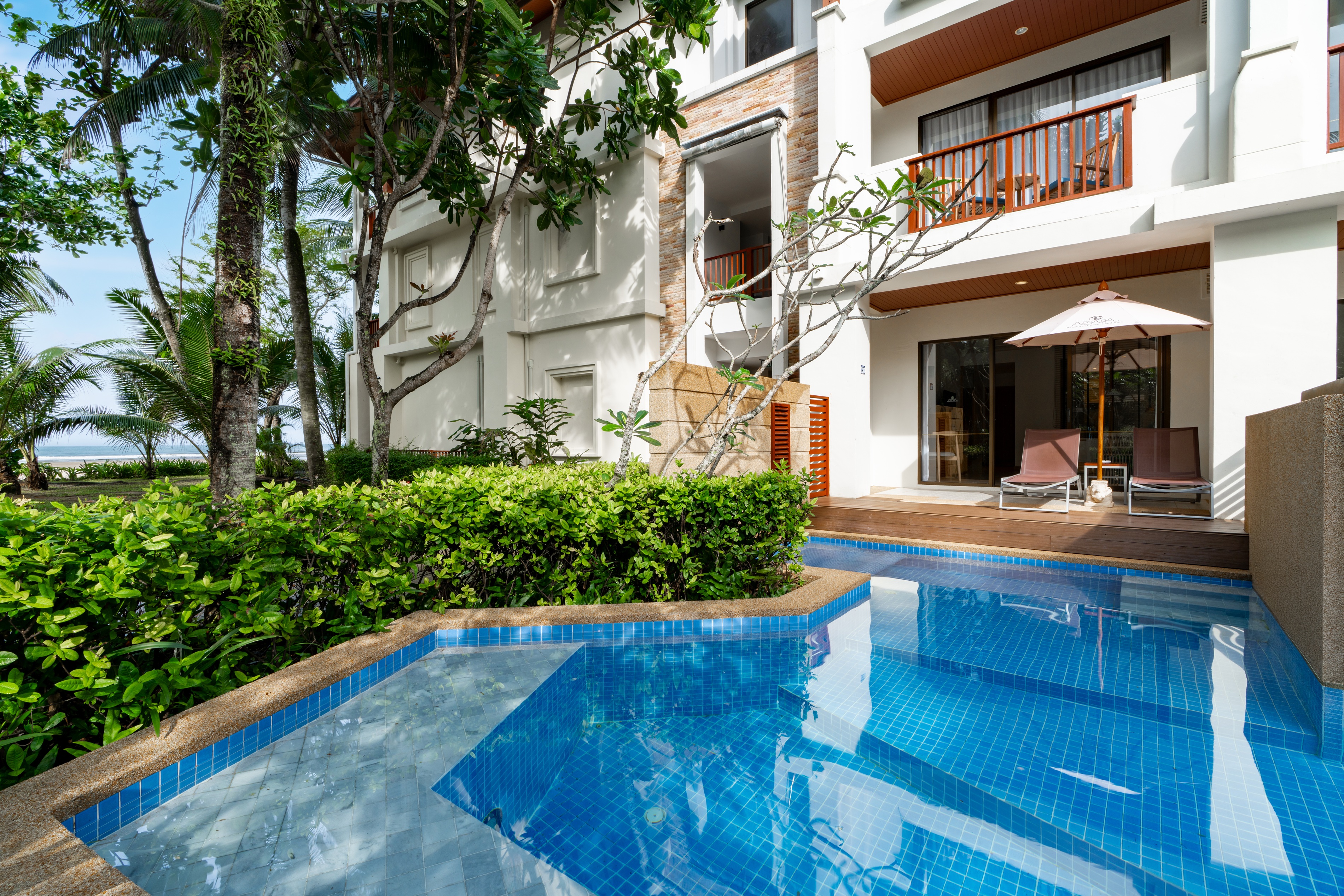 POOL ACCESS (7)