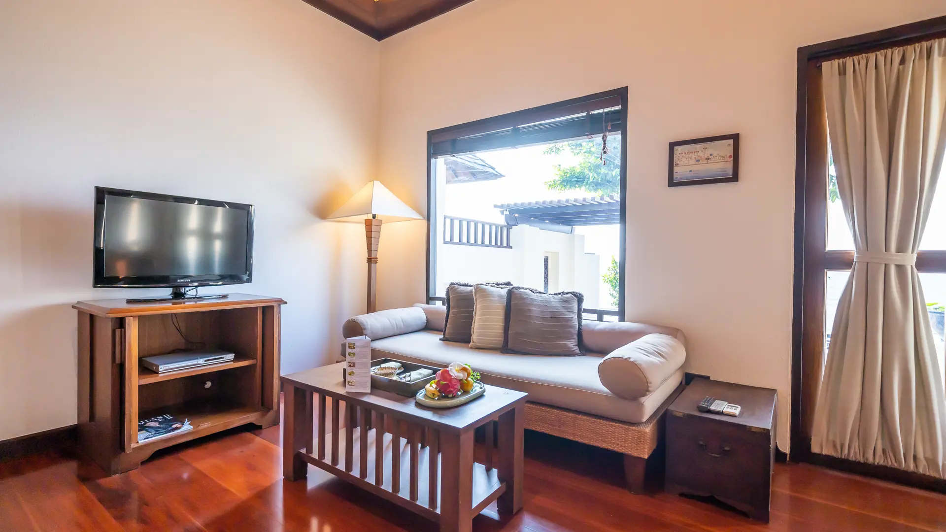 Premier Ocean Hillside Sitting Area 1