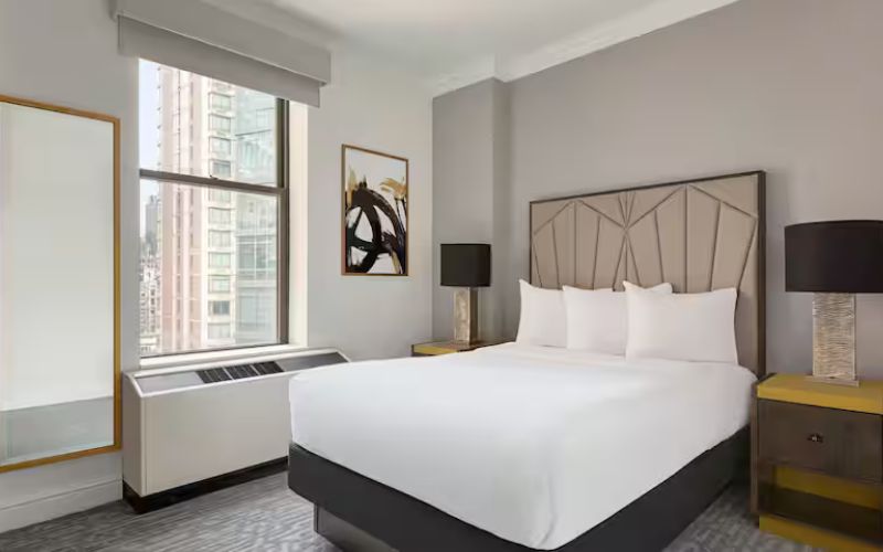 Martinique New York On Broadway Standard Room (2)