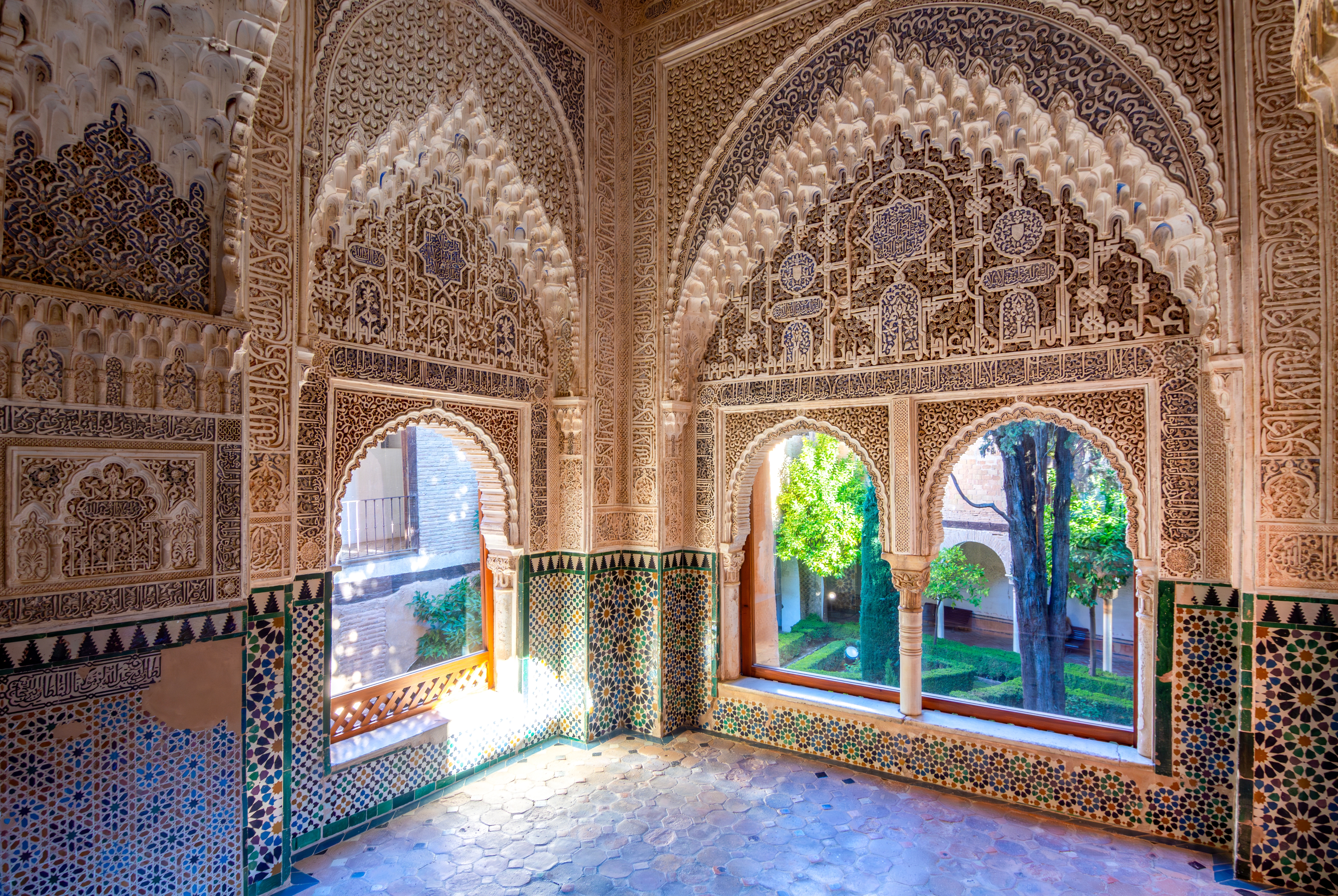 Nasrid Alhambra Granada Spanien Shutterstock 2701722603