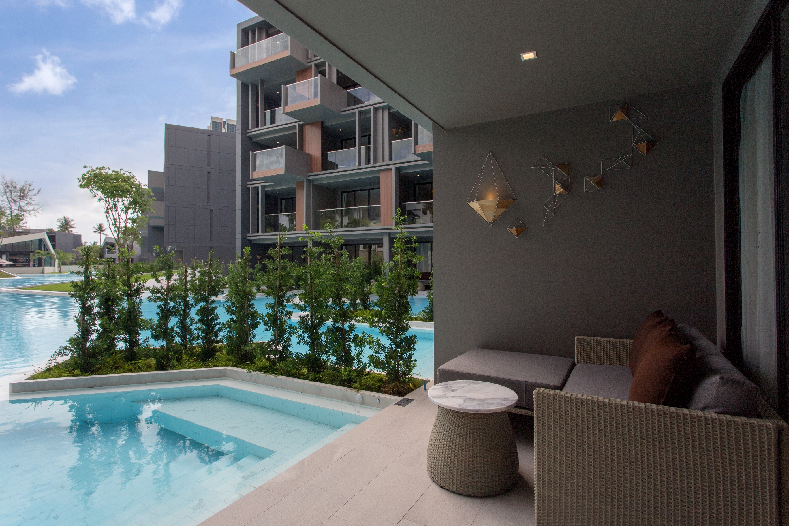 Pool Access Room 4