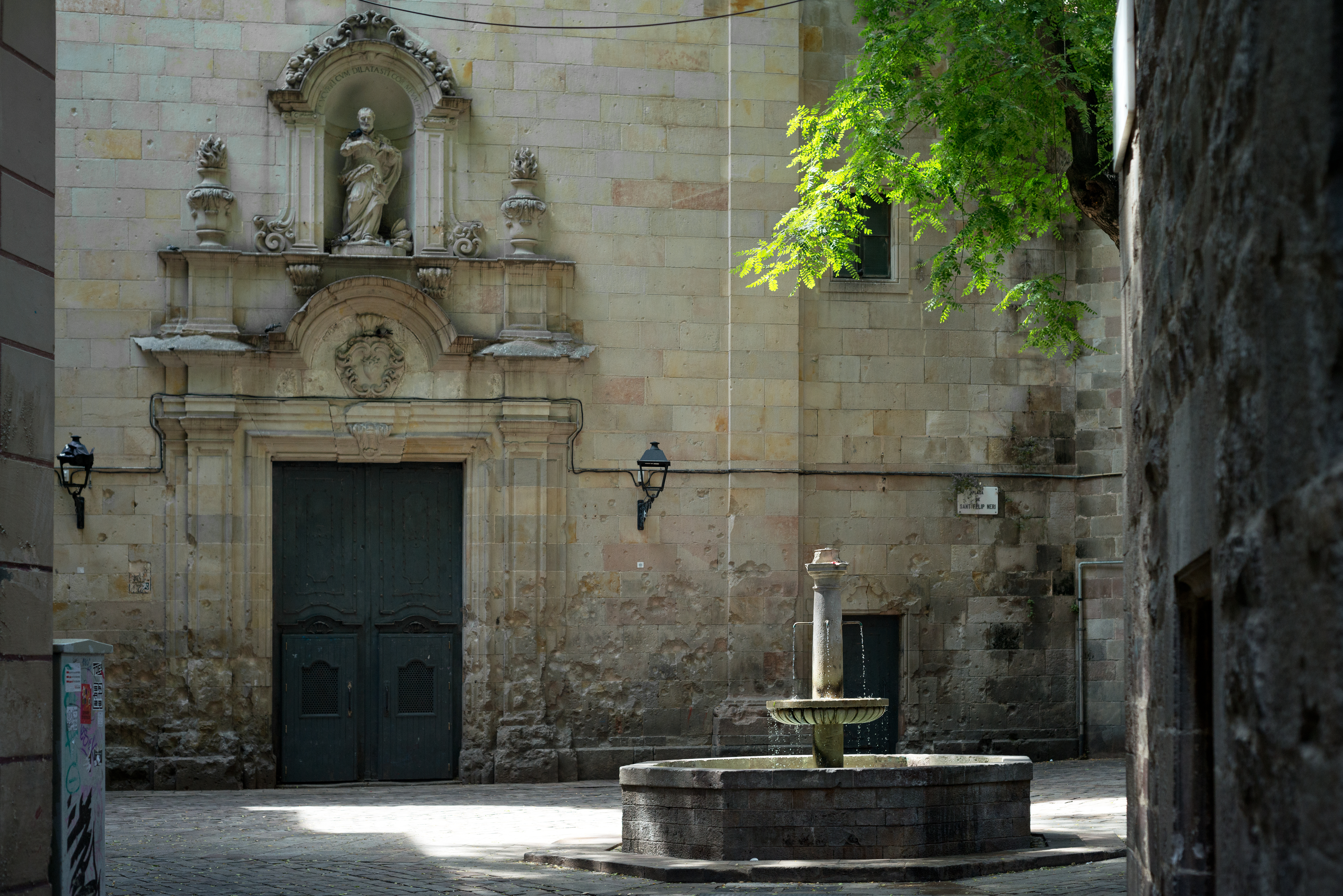 Plaça De Sant Felip Neri Barcelona