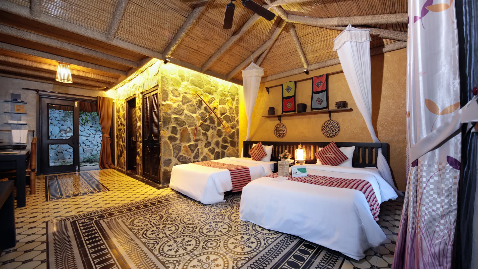 Deluxe Room (6)