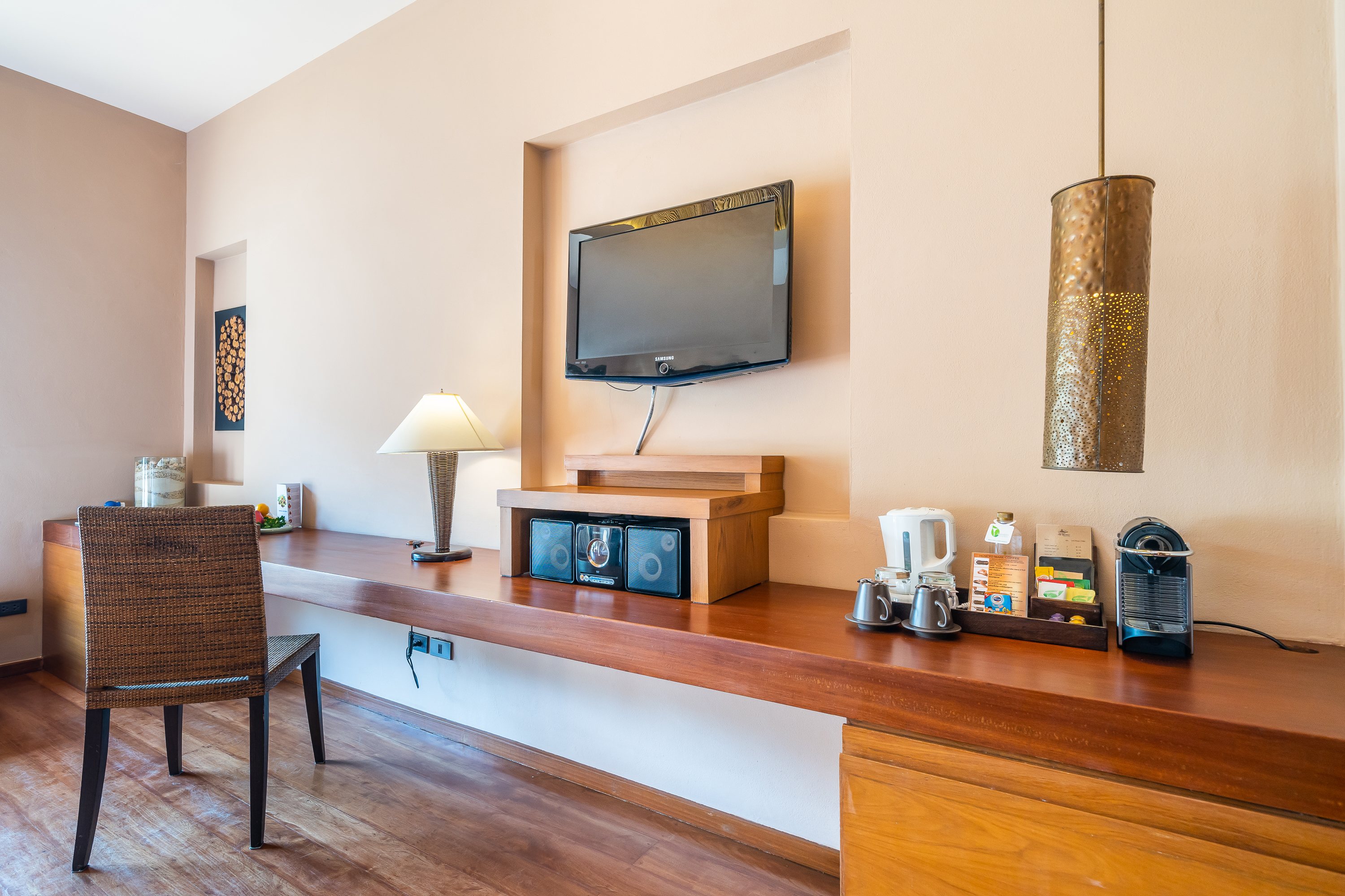 Premier Classic Hillside Amenities