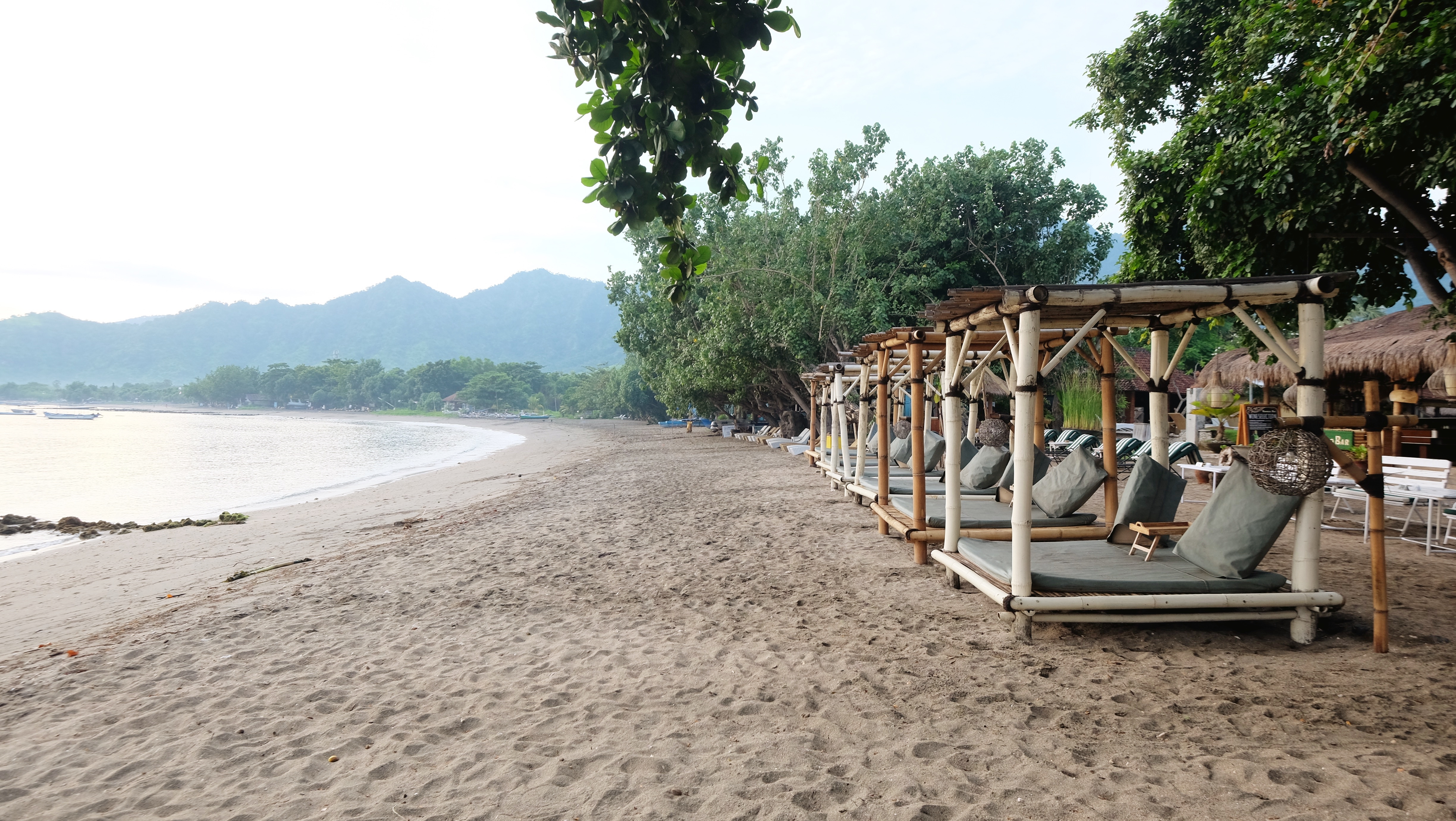 Poleng Resto Gazebo Beach View