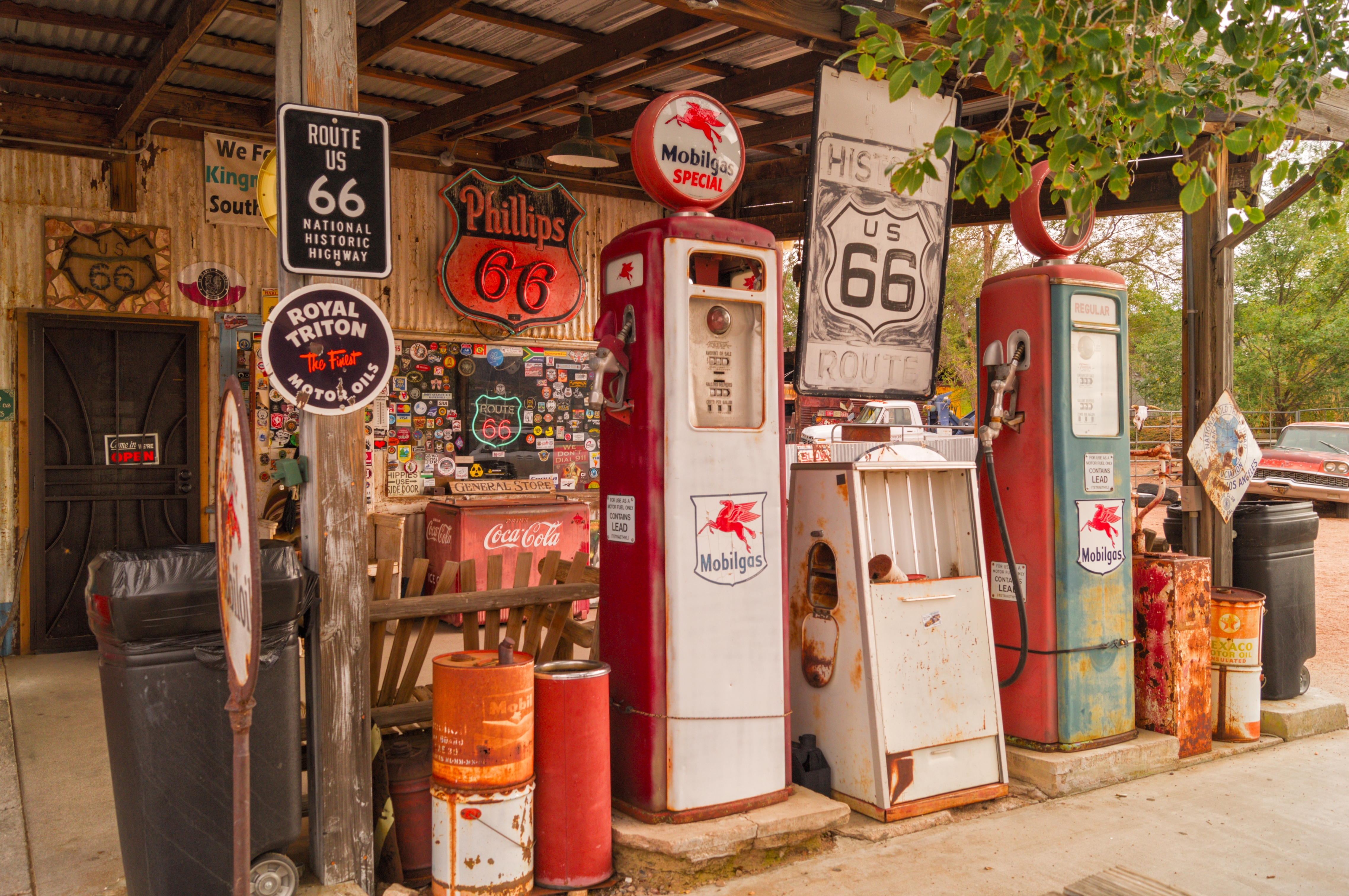 Seligman Route 66 USA Shutterstock 2398547553