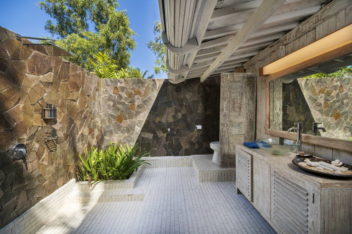 Bath Rom 1 And 2 Bedroom