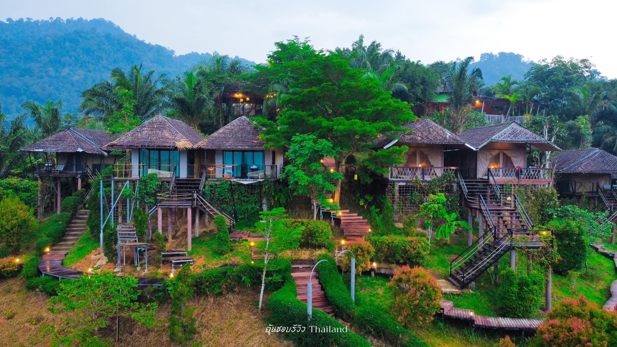 LINE ALBUM Khaosok Butique Camps ๒๒๐๓๒๙ 10