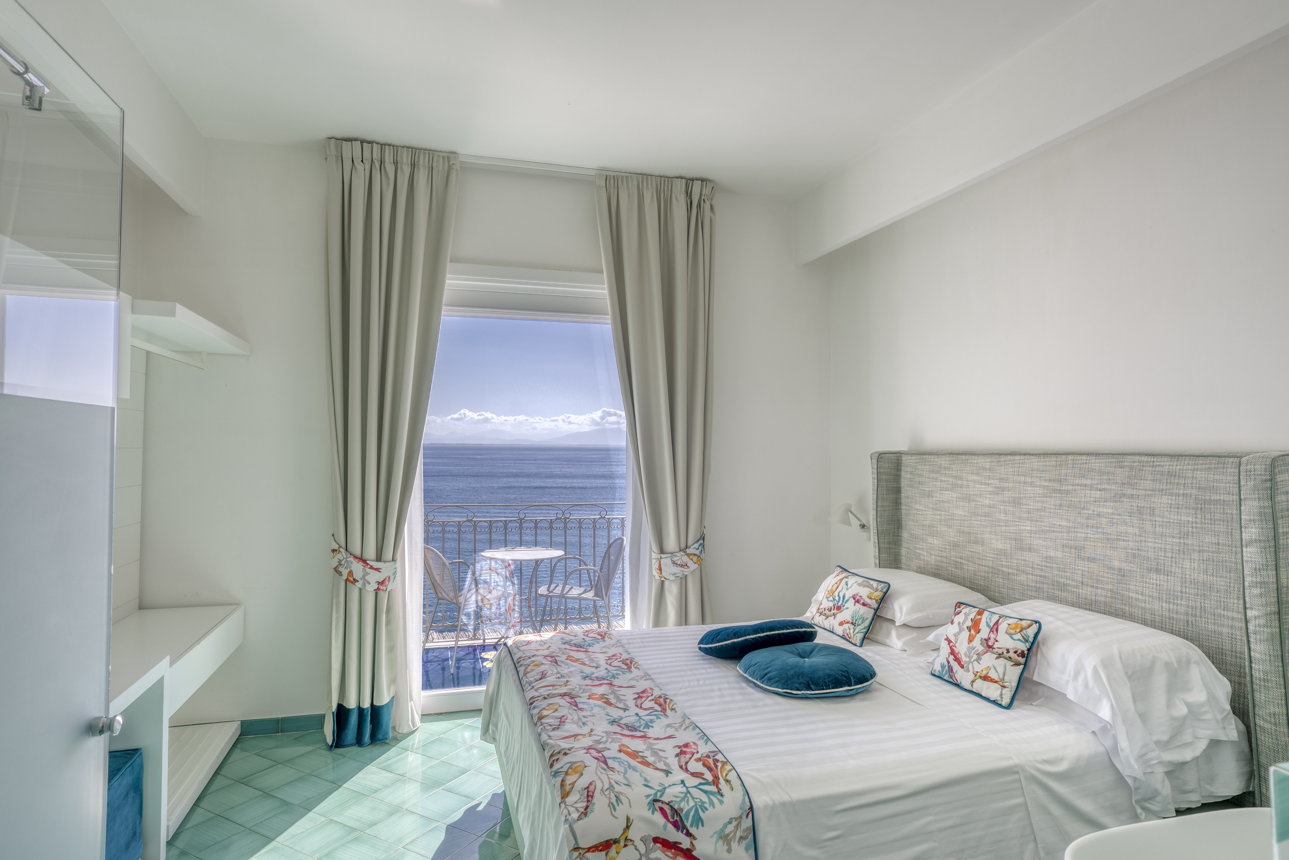 Classic Room med balkon og havudsigt