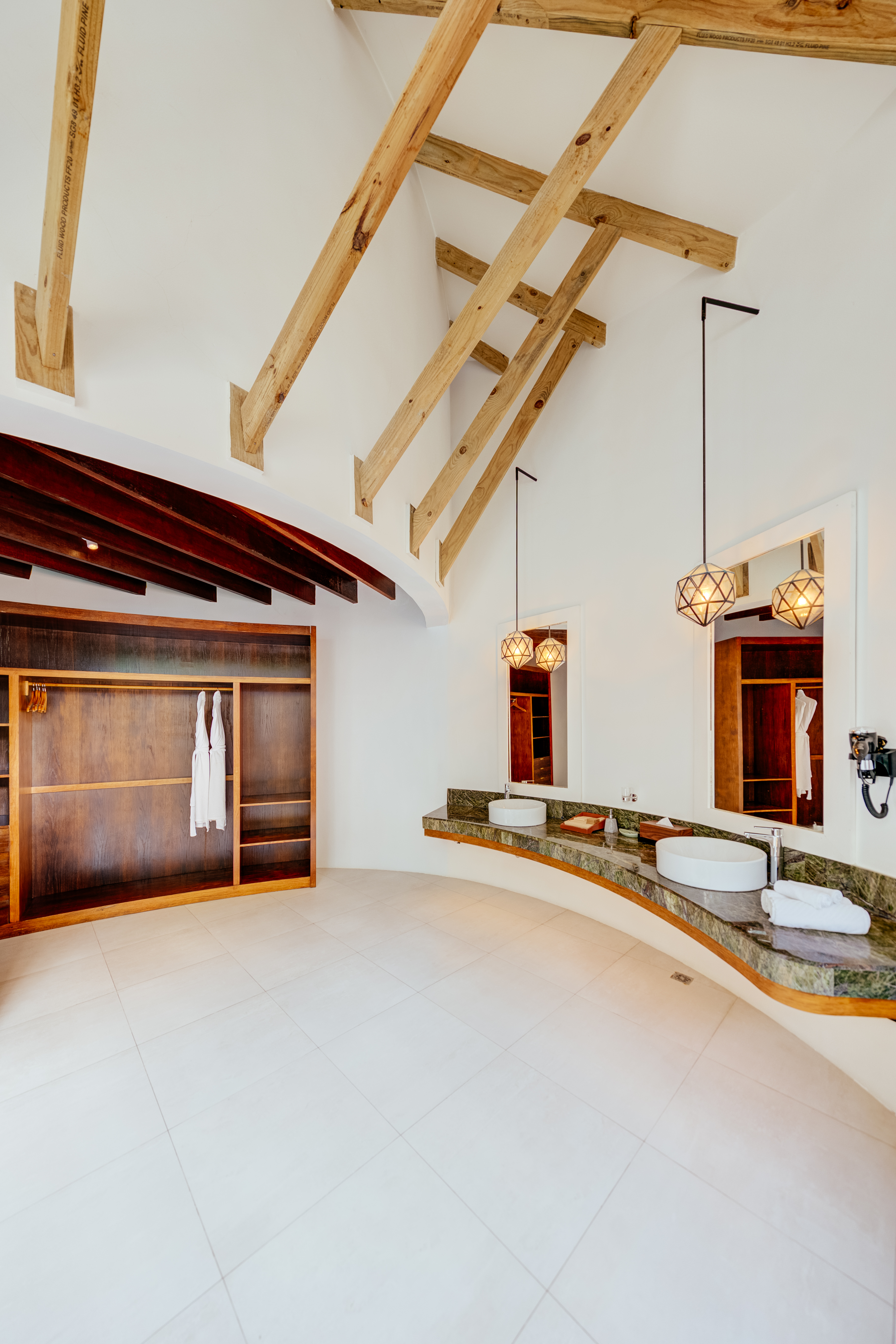 Beach Suite With Pool (Bathroom Interior)