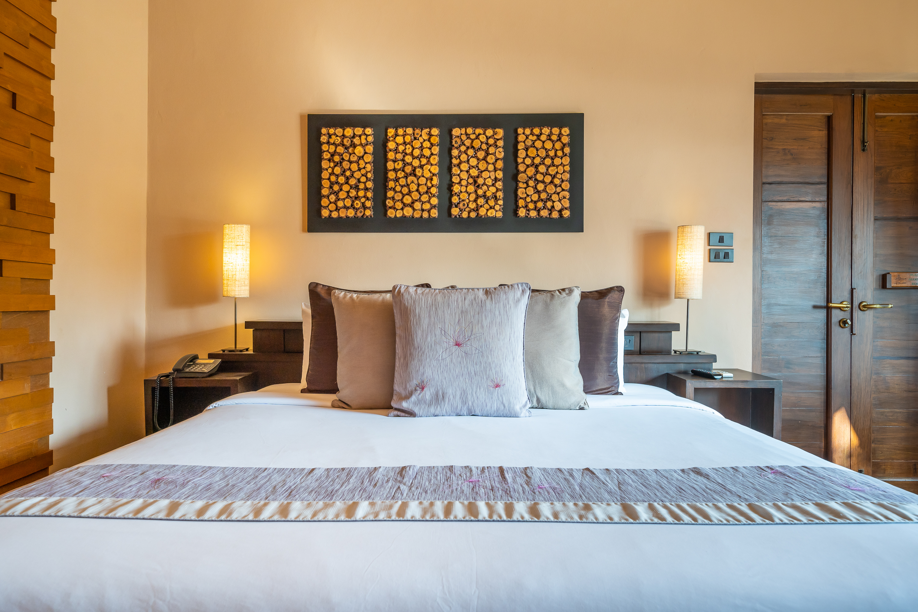 Premier Classic Hillside Bed 1