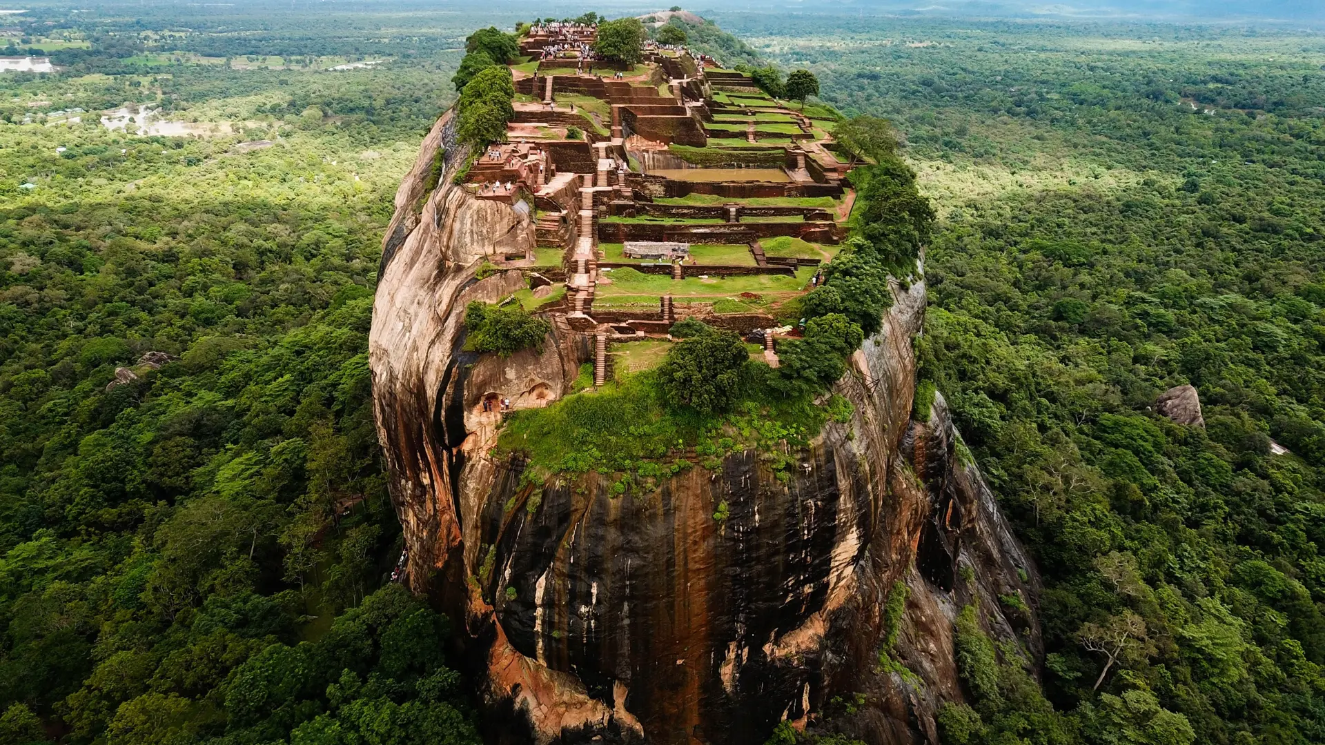 Shutterstock 2528509005 (Sigiriya Rock Fortress Sri Lanka)
