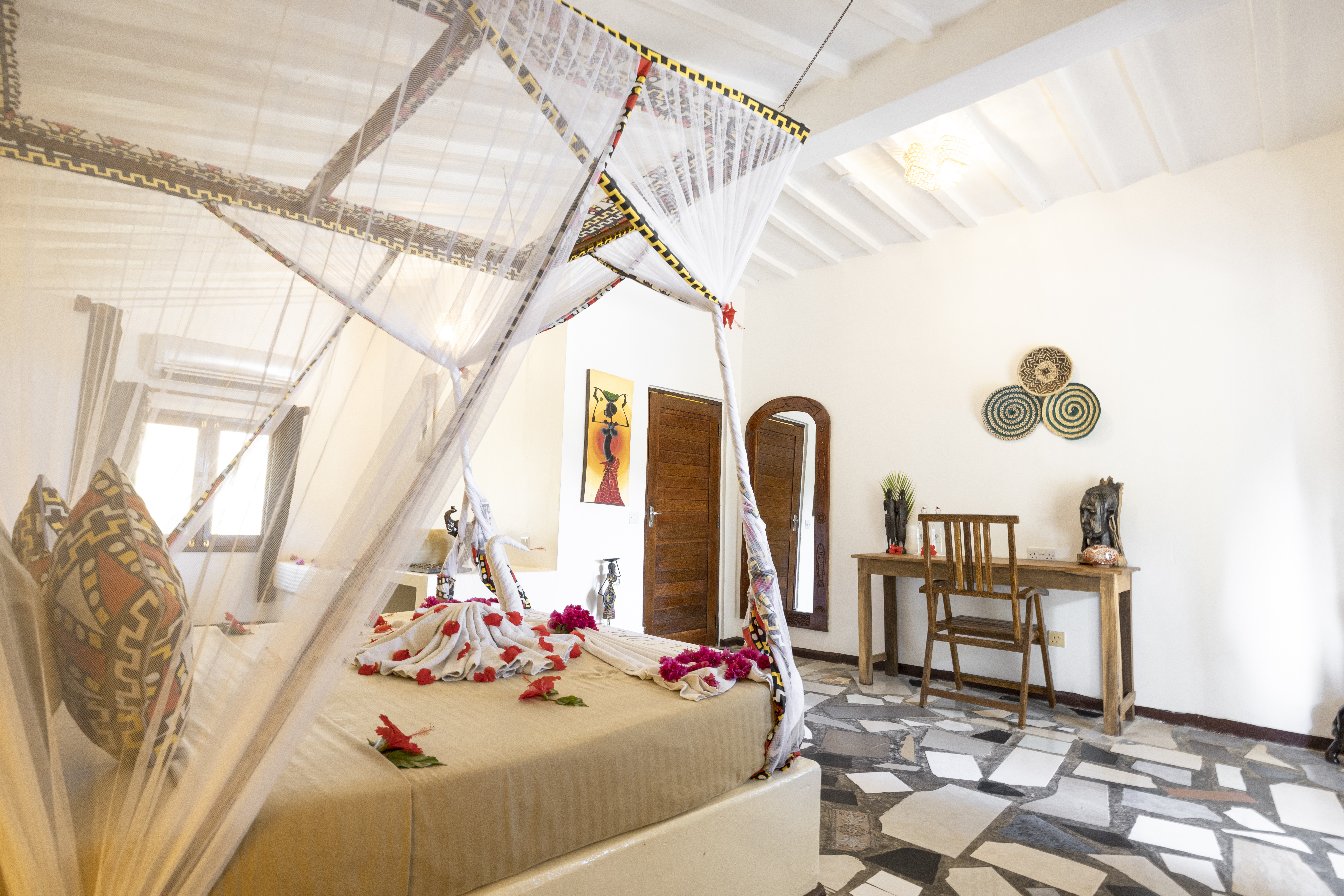 Suite Room 54978513977 O